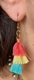 ARETES TASSEL TRICOLOR