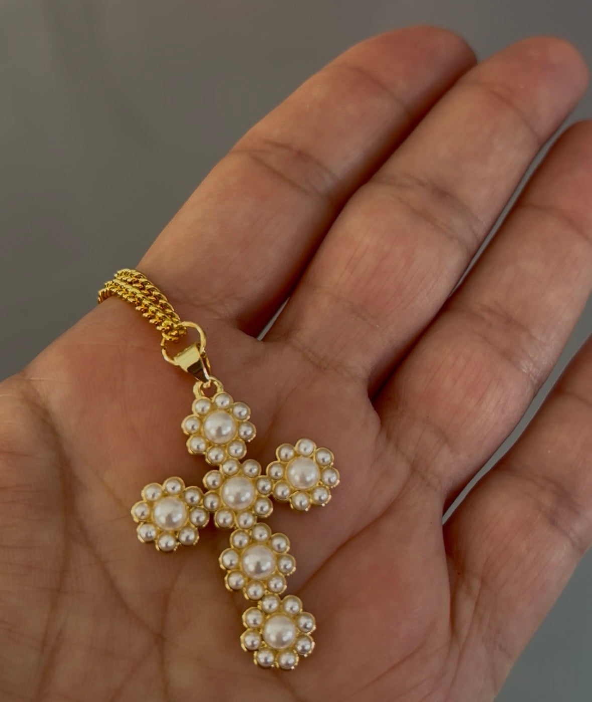 CADENA CRUZ DE PERLAS